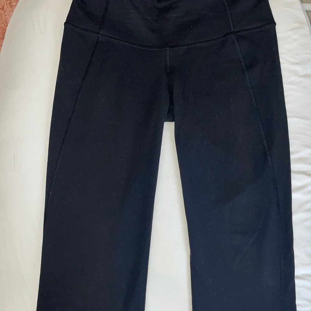 Women’s lululemon athletica Align Capri leggings - Size 6